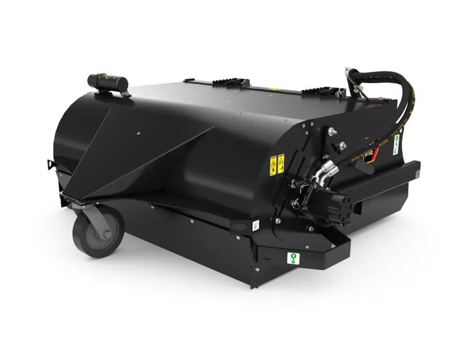 Cat BP115C集料清扫器原厂产品图,展示料斗、导向轮和液压连接。